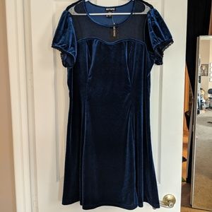 Hot Topic Plus Size Velvet Dress